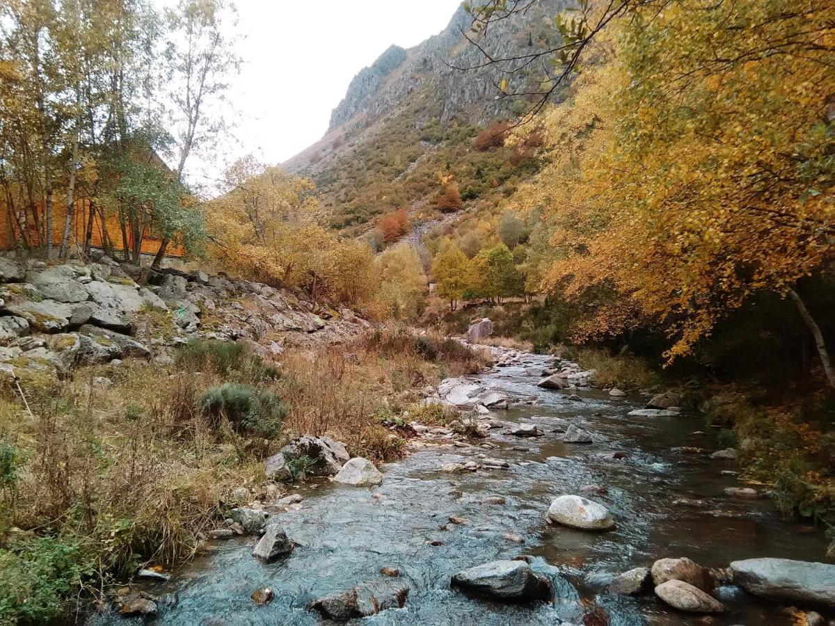 Chalet Bois Au Milieu Des Pyrenees LʼHospitalet-près-lʼAndorre Exteriér fotografie