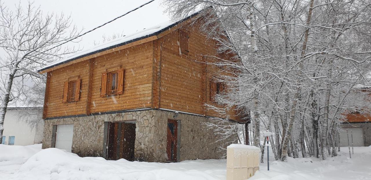 Chalet Bois Au Milieu Des Pyrenees LʼHospitalet-près-lʼAndorre Exteriér fotografie